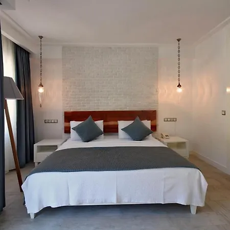 Otel Arnna 2*
